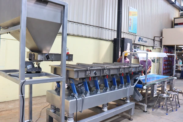 Vibrating-Dry-Fruits-Cleaning-Grading-machines-System_shrivibracion